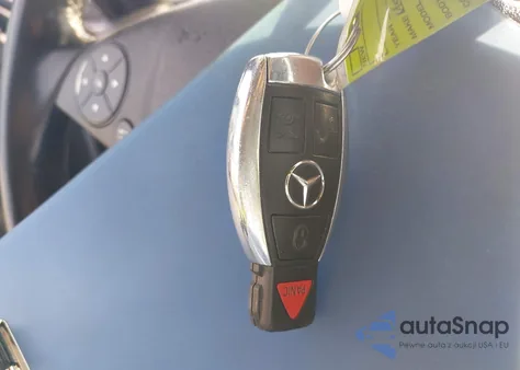 2012 Mercedes-Benz E 350 z USA, uszkodzony, nr VIN WDDHF5KB7CA555559